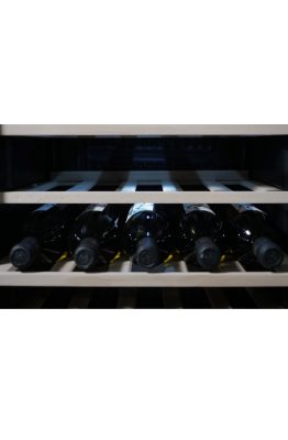 Geräumiger Weinkühlschrank für 105 Flaschen freistehend